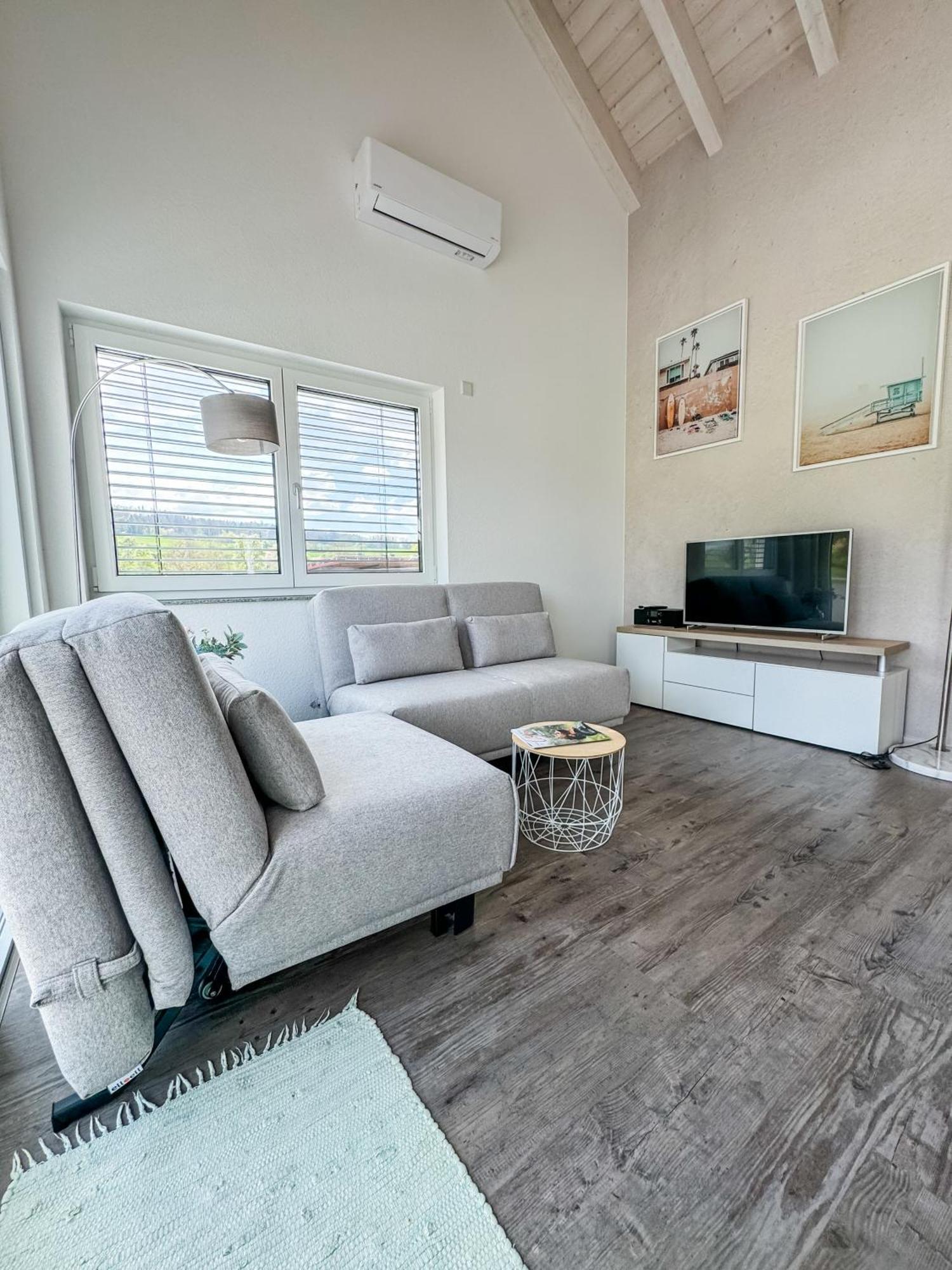 Wunderschoene Helle Wohnung Mit Grosser Dachterrasse กอทท์มาดิงเกน ภายนอก รูปภาพ