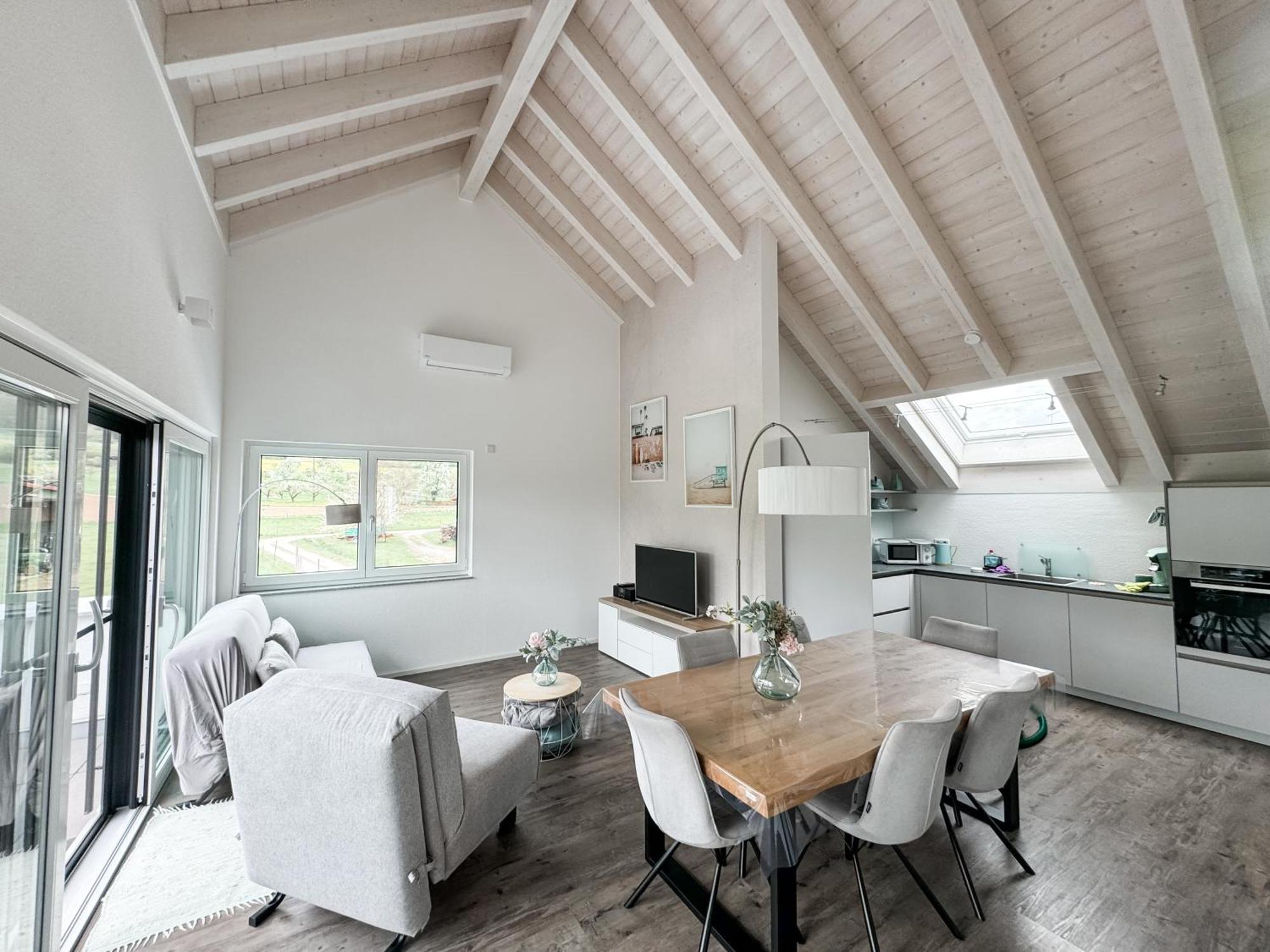 Wunderschoene Helle Wohnung Mit Grosser Dachterrasse กอทท์มาดิงเกน ภายนอก รูปภาพ