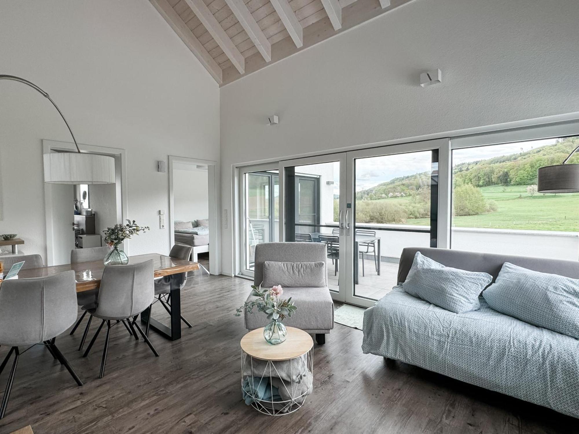 Wunderschoene Helle Wohnung Mit Grosser Dachterrasse กอทท์มาดิงเกน ภายนอก รูปภาพ