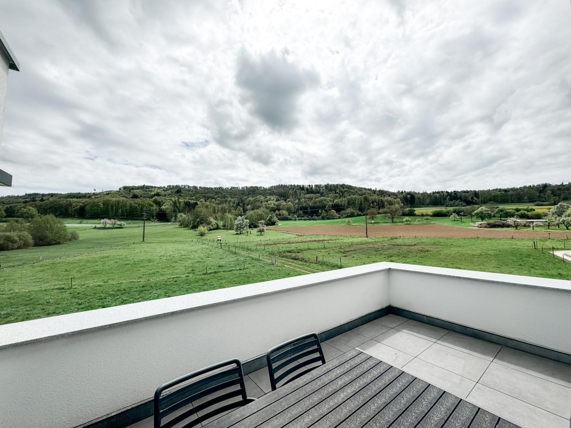 Wunderschoene Helle Wohnung Mit Grosser Dachterrasse กอทท์มาดิงเกน ภายนอก รูปภาพ
